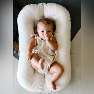 New with tags snuggle me organic Infant Lounger | Natural